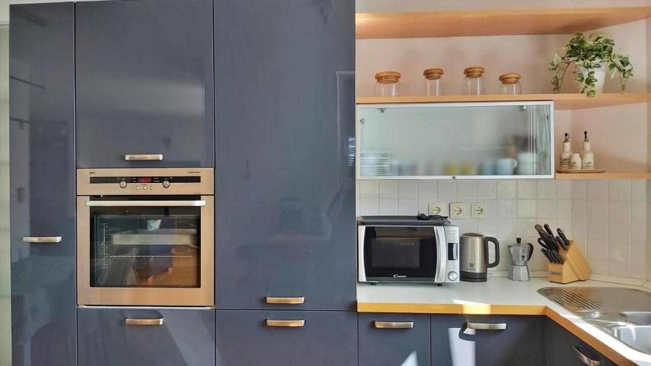 Mitra Zonata Pink Apartman Omiš Kültér fotó
