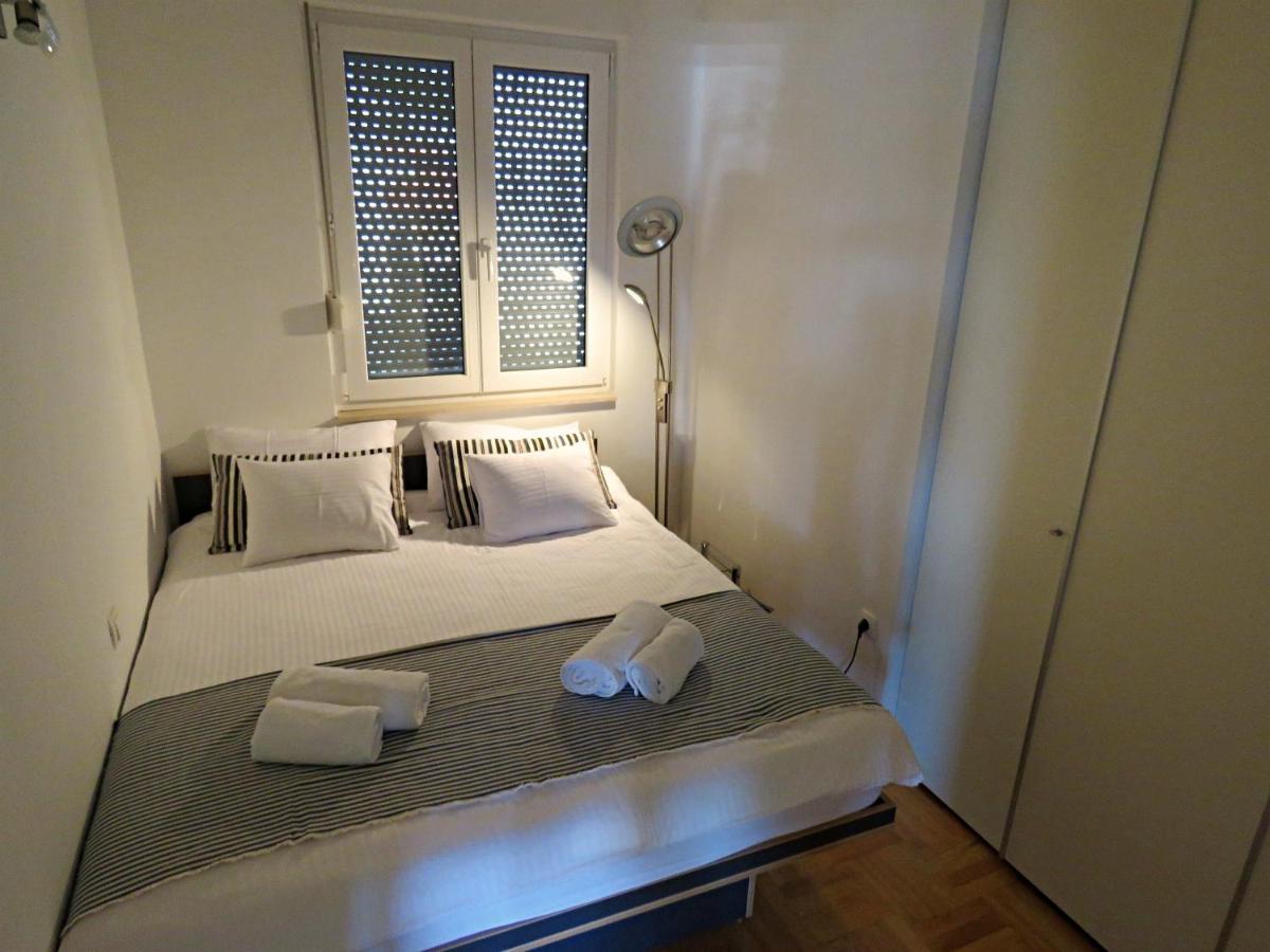 Mitra Zonata Pink Apartman Omiš Kültér fotó