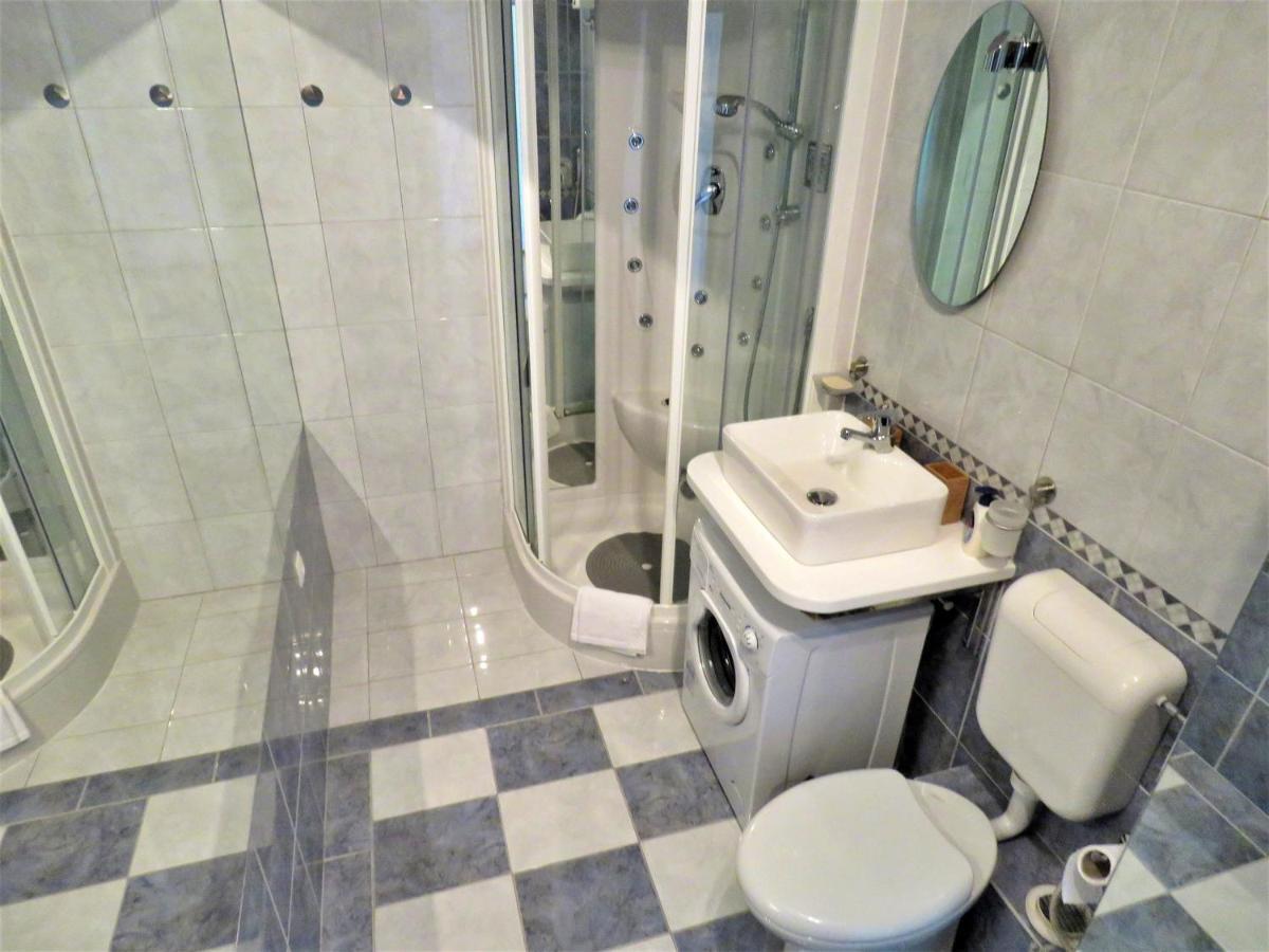 Mitra Zonata Pink Apartman Omiš Kültér fotó