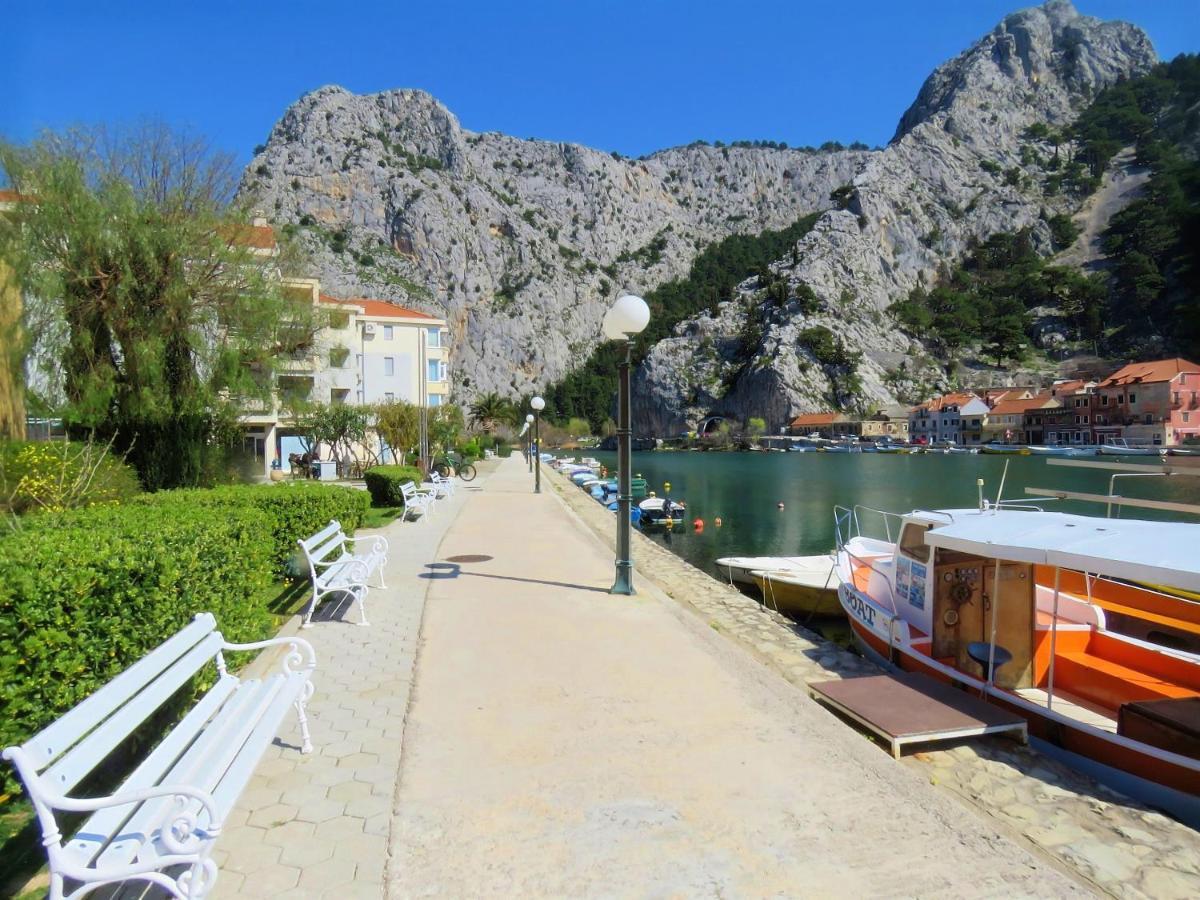 Mitra Zonata Pink Apartman Omiš Kültér fotó