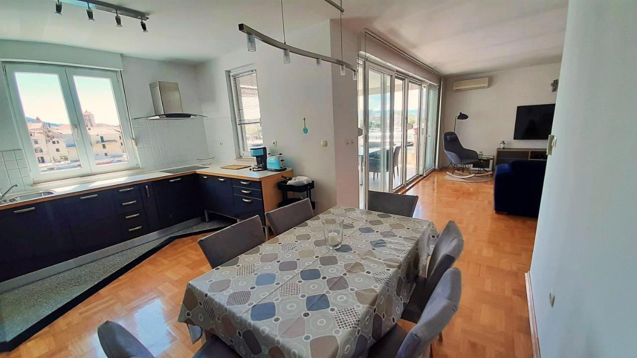 Mitra Zonata Pink Apartman Omiš Kültér fotó
